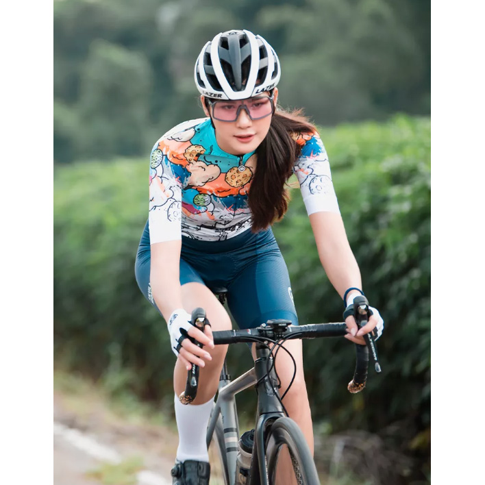 Ropa de ciclismo colorida para mujer